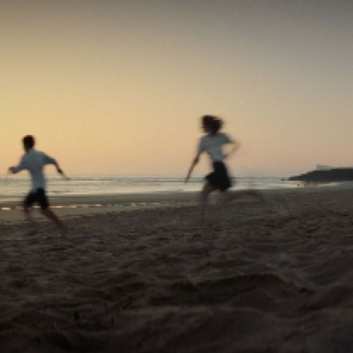 Escena con niños corriendo El Grito